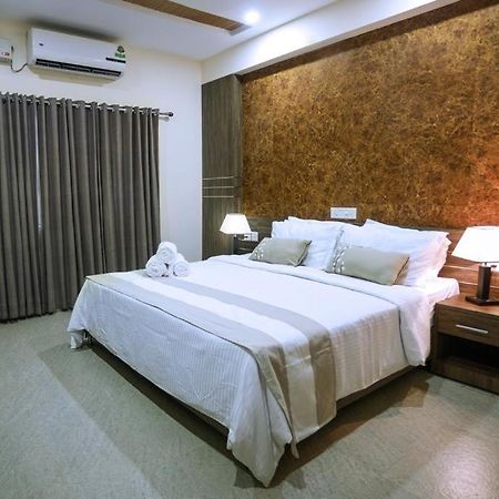 Hotel Shams Inn Kochi ภายนอก รูปภาพ